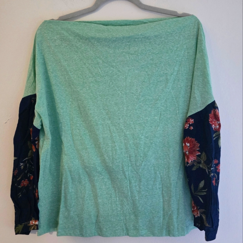 Umgee Blue Floral Sleeve Mint Green‎ Boat Neckline Top